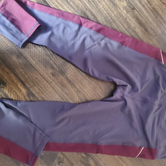 GAIAM Purple and Burgundy Leggings - Picture 2 of 3